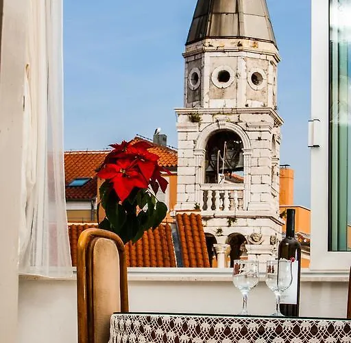 罗马广场公寓 * 扎达尔