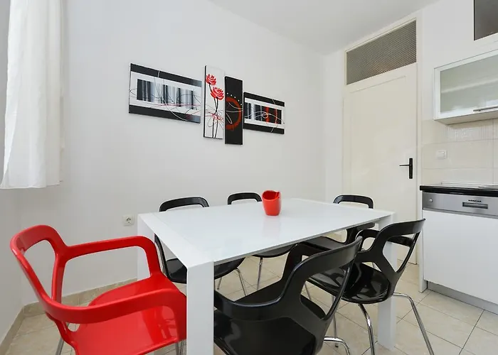 罗马广场公寓 公寓 *