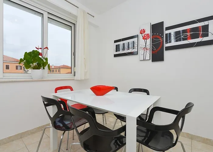 罗马广场公寓 扎达尔