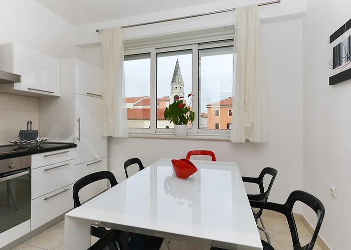 罗马广场公寓 * 扎达尔